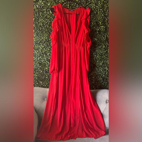 Red Long Sleeve Cold Shoulder Ruffle Maxi Dress w/Belt - Picture 2 of 4